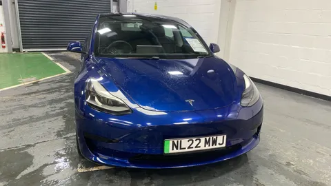 TESLA MODEL 3 Standard Plus Auto