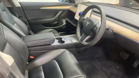 TESLA MODEL 3 Standard Plus Auto