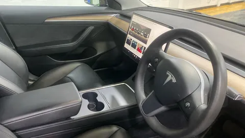 TESLA MODEL 3 RWD Auto