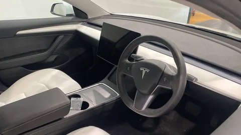 TESLA MODEL 3 Standard Plus Auto