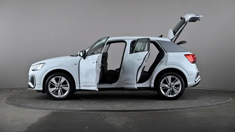 AUDI Q2 30 TFSI S Line