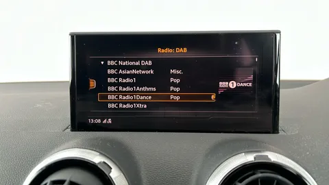 AUDI Q2 30 TFSI S Line