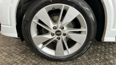AUDI Q2 30 TFSI S Line