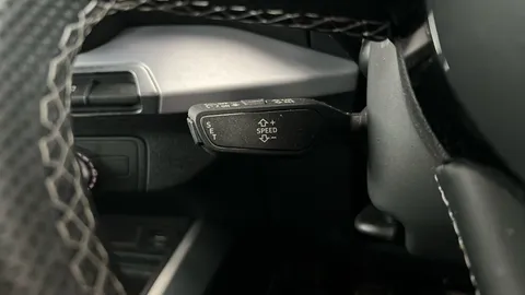 AUDI Q2 30 TFSI S Line