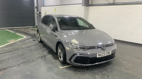VOLKSWAGEN GOLF 1.5 TSI R-Line
