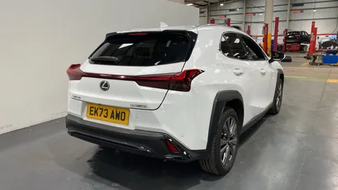 LEXUS UX 250h 2.0 F-Sport Design CVT