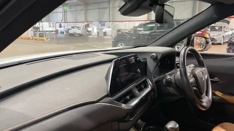 LEXUS UX 250h 2.0 F-Sport Design CVT