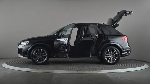 AUDI Q3 35 TFSI Black Edition