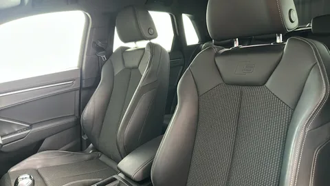 AUDI Q3 35 TFSI Black Edition