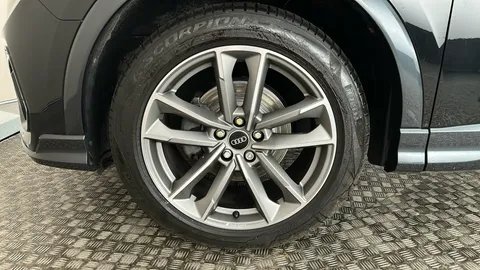 AUDI Q3 35 TFSI Black Edition