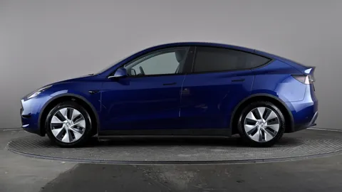 TESLA MODEL Y RWD Auto