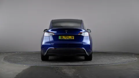 TESLA MODEL Y RWD Auto
