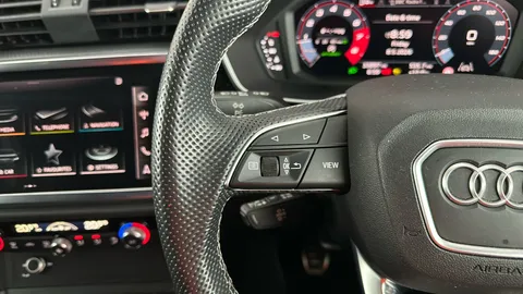 AUDI Q3 35 TFSI Black Edition