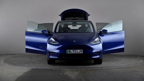 TESLA MODEL Y RWD Auto