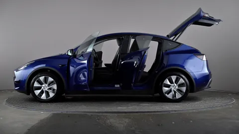 TESLA MODEL Y RWD Auto