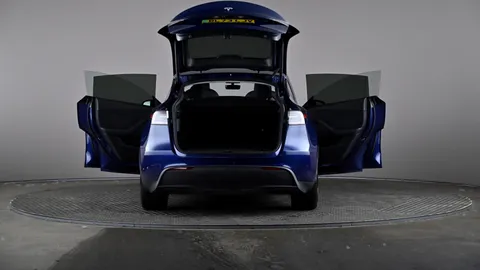 TESLA MODEL Y RWD Auto