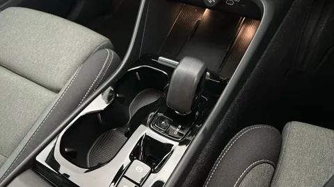VOLVO XC40 2.0 B3P Plus Dark Auto