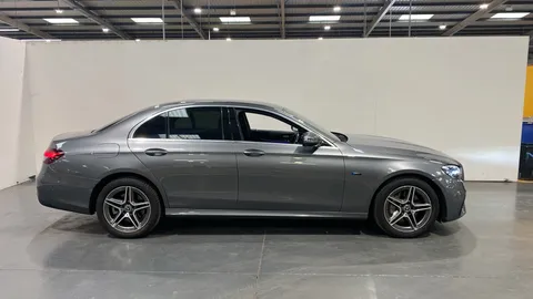 MERCEDES-BENZ E CLASS E300e AMG Line Edition 9G-Tronic