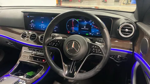 MERCEDES-BENZ E CLASS E300e AMG Line Edition 9G-Tronic
