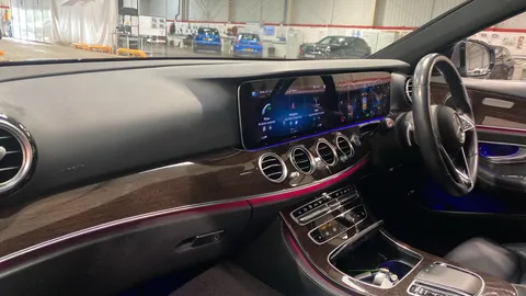 MERCEDES-BENZ E CLASS E300e AMG Line Edition 9G-Tronic