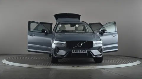 VOLVO XC60 2.0 B5P Plus Dark AWD Geartronic