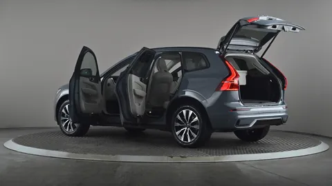 VOLVO XC60 2.0 B5P Plus Dark AWD Geartronic