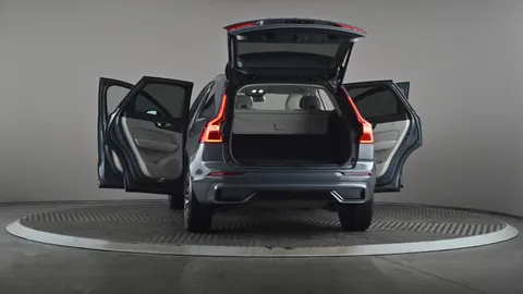 VOLVO XC60 2.0 B5P Plus Dark AWD Geartronic