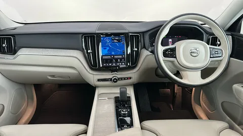 VOLVO XC60 2.0 B5P Plus Dark AWD Geartronic