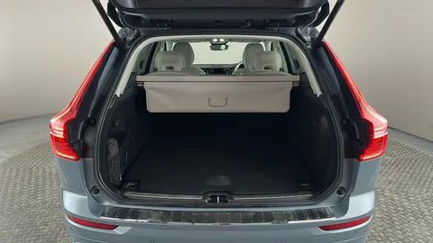 VOLVO XC60 2.0 B5P Plus Dark AWD Geartronic