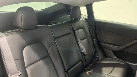 Tesla                     Model Y Long Range AWD 5dr Auto
