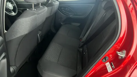 Toyota Yaris 1.5 Hybrid Icon CVT