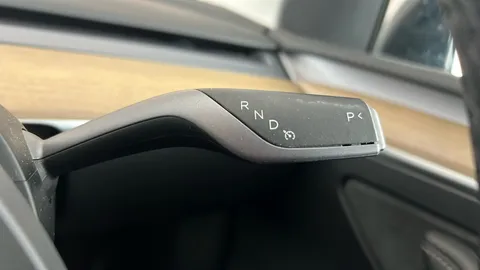 TESLA MODEL Y Long Range AWD Auto