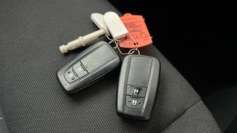 TOYOTA COROLLA 1.8 VVT-i Hybrid Icon Tech CVT