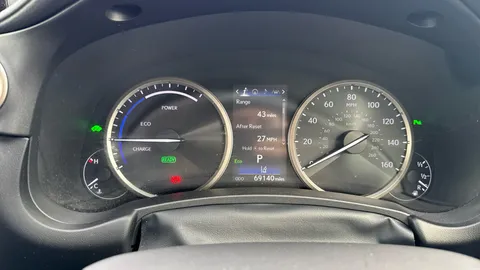LEXUS NX 300h 2.5 Luxury CVT [Premium Nav]