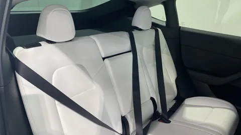 Tesla                     Model Y Long Range AWD 5dr Auto