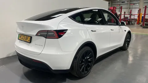 Tesla                     Model Y Long Range AWD 5dr Auto