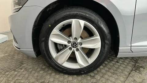 VOLKSWAGEN PASSAT 2.0 TDI EVO SCR SE Nav