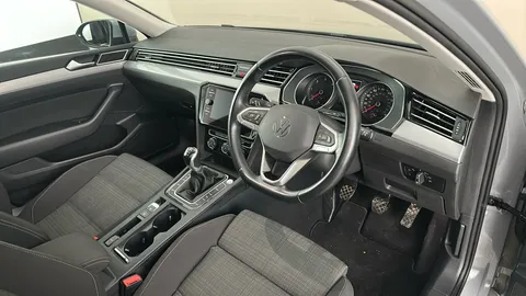 VOLKSWAGEN PASSAT 2.0 TDI EVO SCR SE Nav