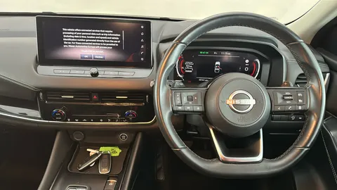Nissan Qashqai 1.3 DiG-T MH 158 N-Connecta Xtronic
