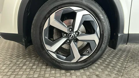 Nissan Qashqai 1.3 DiG-T MH 158 N-Connecta Xtronic