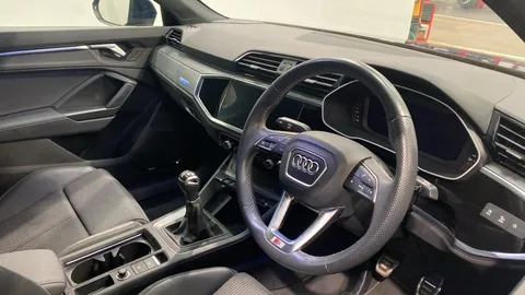 Audi Q3 35 TFSI S Line [Comfort+Sound Pack]