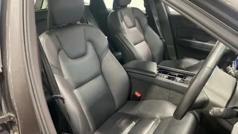 Volvo Xc60 2.0 B5P Plus Dark AWD Geartronic
