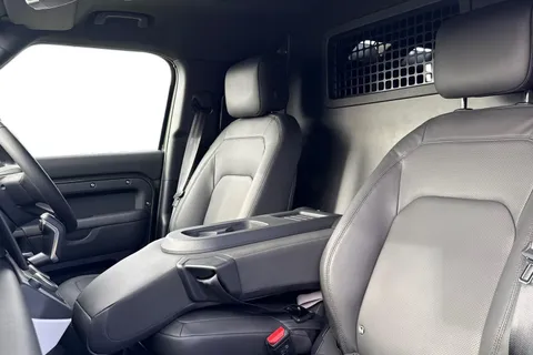 DN26MYR Land Rover Defender 110 3.0 D250 MHEV X-Dynamic HSE Hard Top SUV 5dr Diesel Auto 4WD MWB Euro 6 (s/s) (249 ps) Thumbnail #5