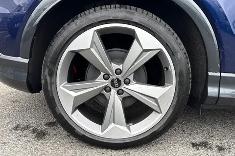 Audi Q4 e-tron 45 Black Edition Auto 5dr 82kWh Thumbnail #12