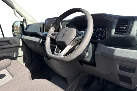 MF74OEV Volkswagen Crafter CR35 Panel van Commerce Plus MWB 140 PS 2.0 TDI 6sp Manual FWD Thumbnail #9