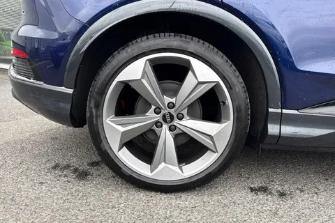 Audi Q4 e-tron 45 Black Edition Auto 5dr 82kWh Thumbnail #13