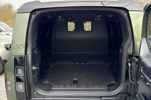 DV26XNL Land Rover Defender 110 3.0 D250 MHEV X-Dynamic HSE Hard Top SUV 5dr Diesel Auto 4WD MWB Euro 6 (s/s) (249 ps) Thumbnail #11