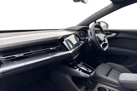 Audi Q4 e-tron 45 Black Edition Auto 5dr 82kWh Thumbnail #15
