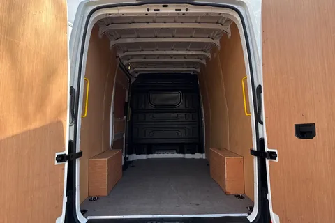 MF74OEV Volkswagen Crafter CR35 Panel van Commerce Plus MWB 140 PS 2.0 TDI 6sp Manual FWD Thumbnail #11