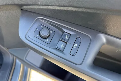 CX74LRA Volkswagen Caddy 2.0 TDI C20 Commerce Pro SWB Euro 6 (s/s) 5dr Thumbnail #20